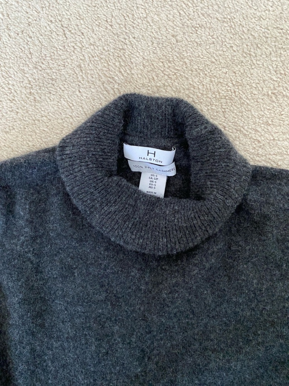 Halston Cashmere Charcoal Turtleneck Sweater, Size Small - Picture 3 of 3